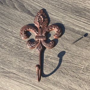 Fleur-de-lis Wall Hook Decor